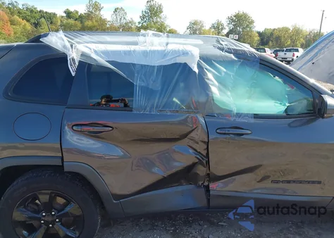 2019 Jeep Cherokee Altitude 4X4 z USA, uszkodzony, nr VIN 1C4PJMLB4KD477588